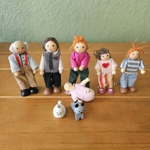 Authentic KidKraft Dollhouse Miniature Wooden People Family Set
